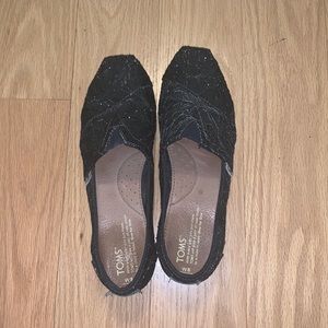 Toms with glitter floral lace